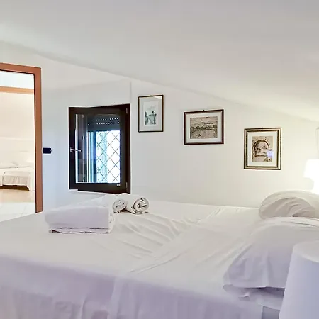 Lo Scoglio Apartman *