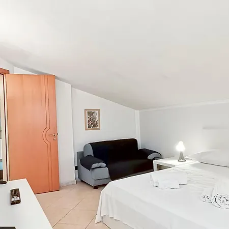 Lo Scoglio Apartment