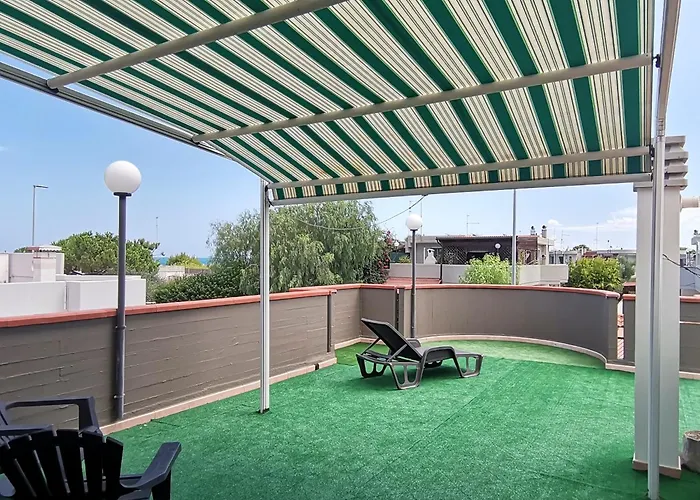 Lo Scoglio Apartment *